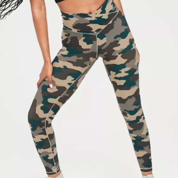NWT AERIE | OFFLINE Real Me Hi-Rise Camo 7/8 Crossover Legging | Sz. M - Picture 3 of 11